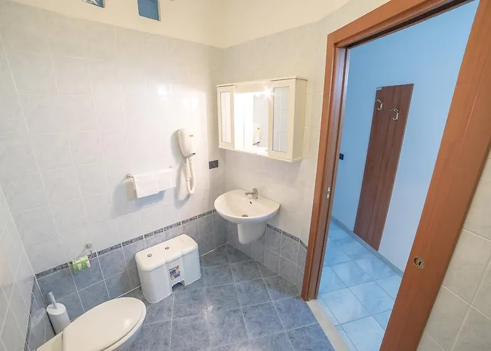 Отель Milano Сан-Сальво